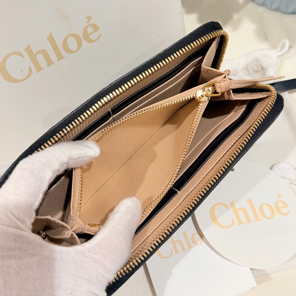 Chloè Alphabet Grained Leather Zippy Wallet - Picture 10 of 16